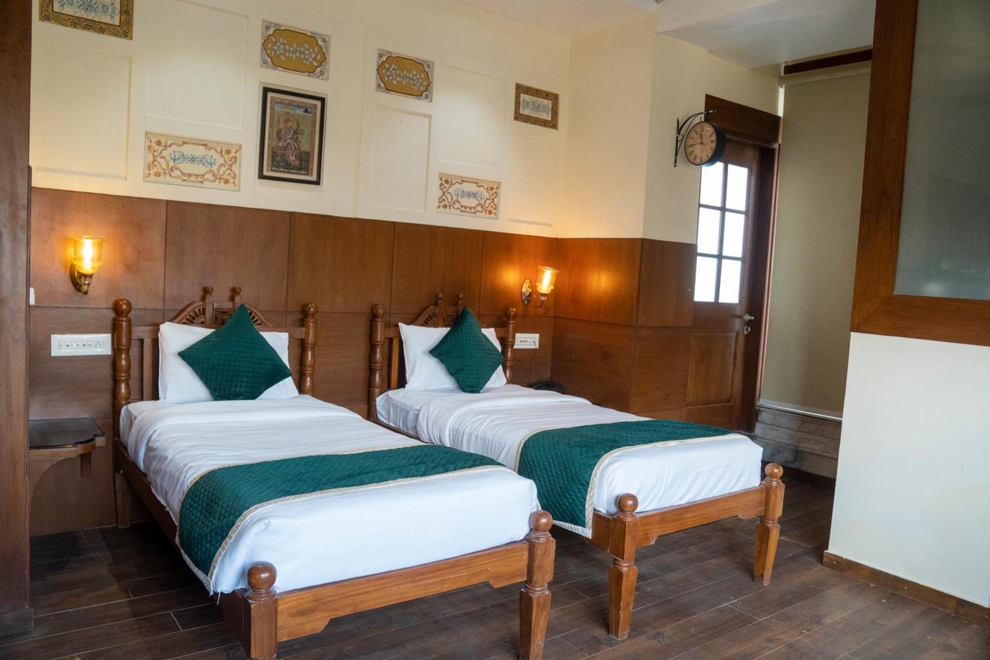 Hotel Sun Grand آغْرا المظهر الخارجي الصورة
