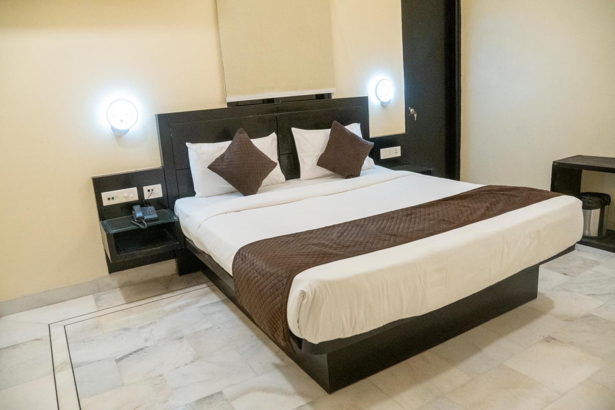 Hotel Sun Grand آغْرا المظهر الخارجي الصورة