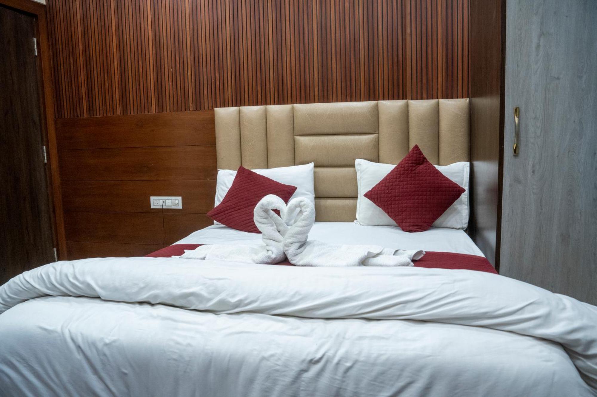 Hotel Sun Grand آغْرا المظهر الخارجي الصورة